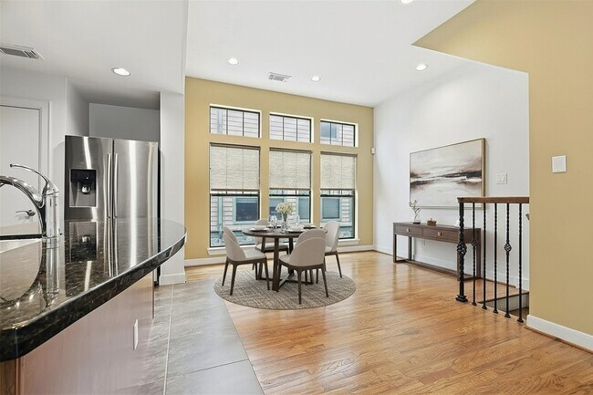 Foto del edificio - 1719 Welch St