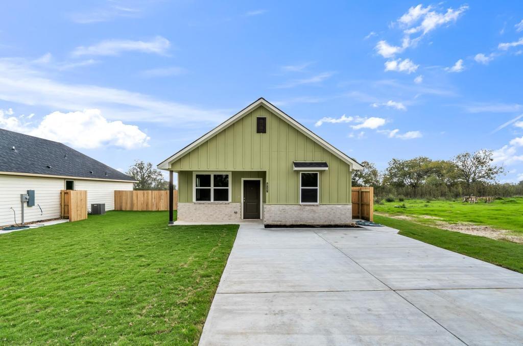 217 W. MLK House Rental in Caldwell, TX