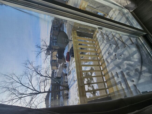 Foto del edificio - 212 Madison St