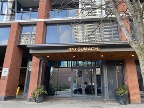 Building Photo - 170 Sumach St