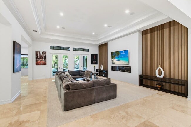 Building Photo - 17662 Cadena Dr