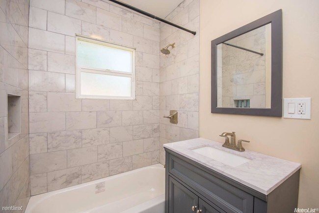 Building Photo - 3909 San Carlos Way