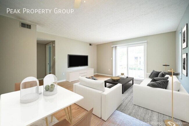 Building Photo - Available in July! Located in amazing Gran...