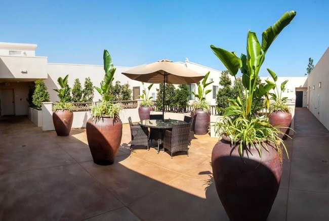 Foto del edificio - La Buena Ventura Apartments