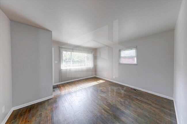 Foto del edificio - 3541 Grant Ave