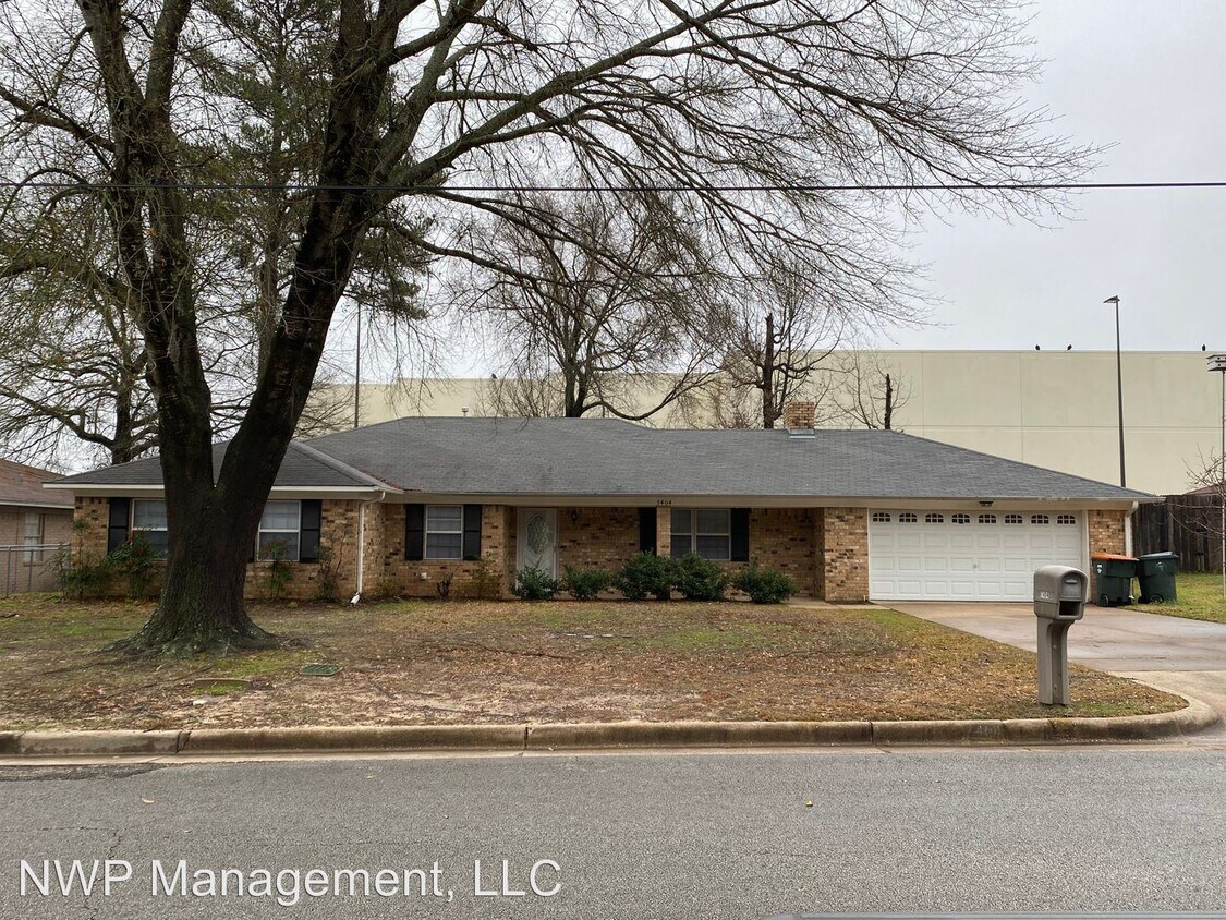 Primary Photo - 4 br, 2 bath House - 7404 Holly Oak Dr