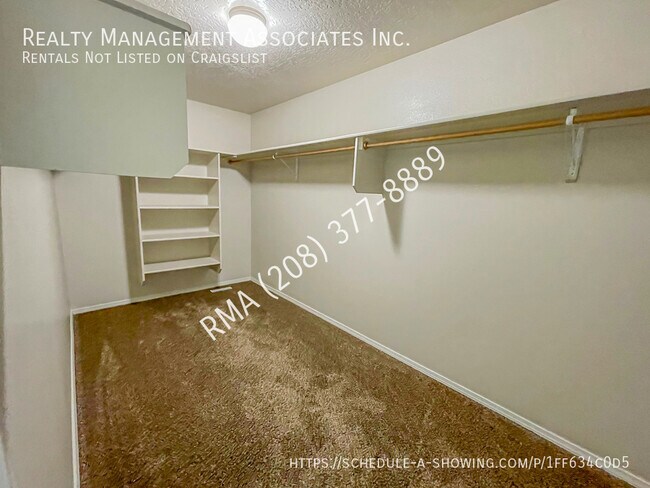 Foto del edificio - 5118 Lathrop Pl