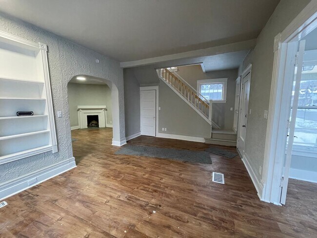 Foto del edificio - Four Bedroom Home