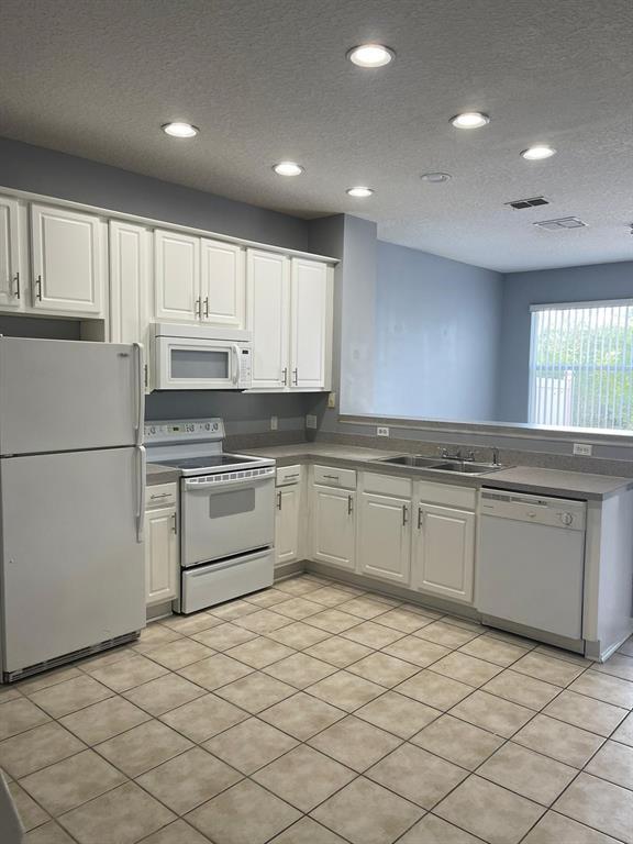 Building Photo - 5276 Paradise Cay Cir