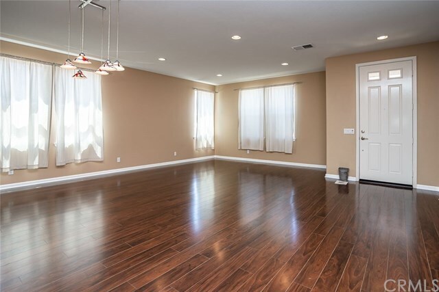 Building Photo - 304 Summit Crest Dr