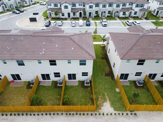 Foto del edificio - 12133 NW 23rd Ct
