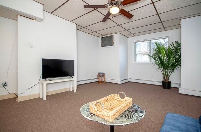 Foto del edificio - 243 Princeton St