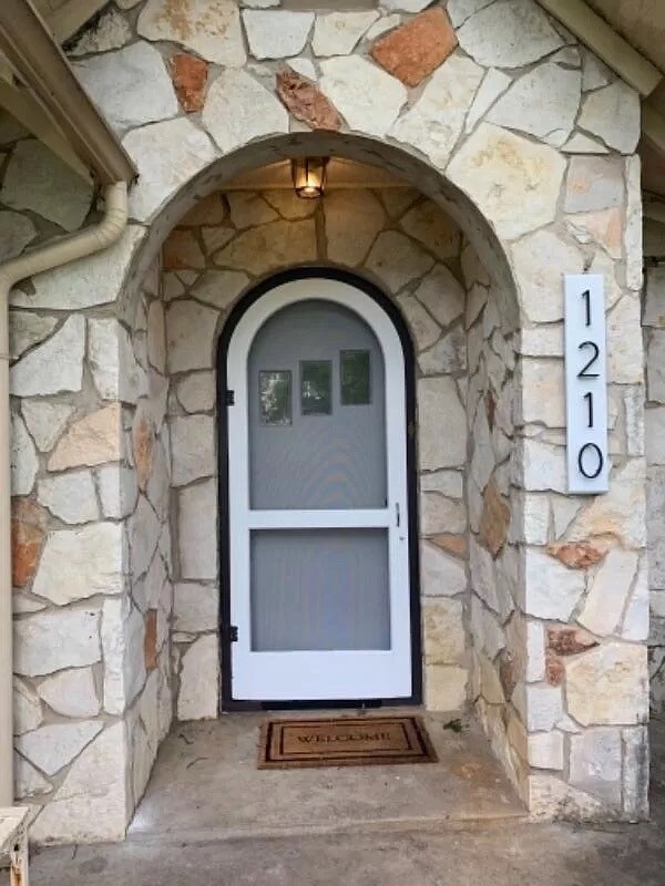 Building Photo - 1210 Stonewall St