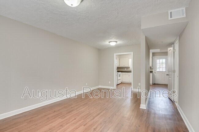 Foto del edificio - 4019-B Wheeler Woods Road