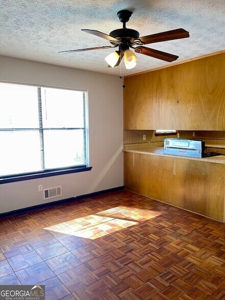 Foto del edificio - 1032 Genny Ln