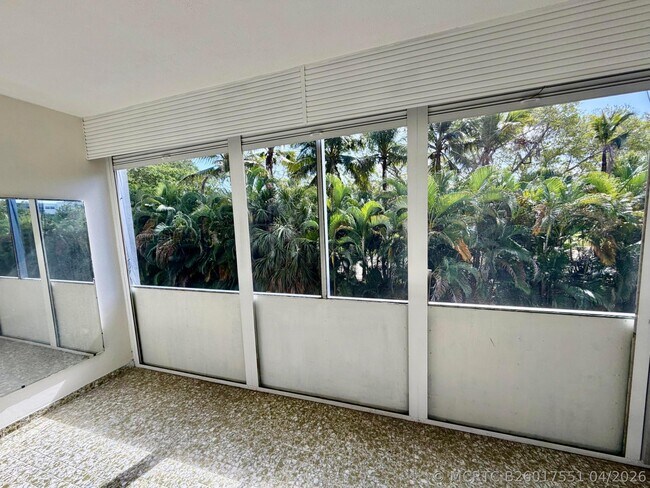 Foto del edificio - 1000 NE 14th Ave