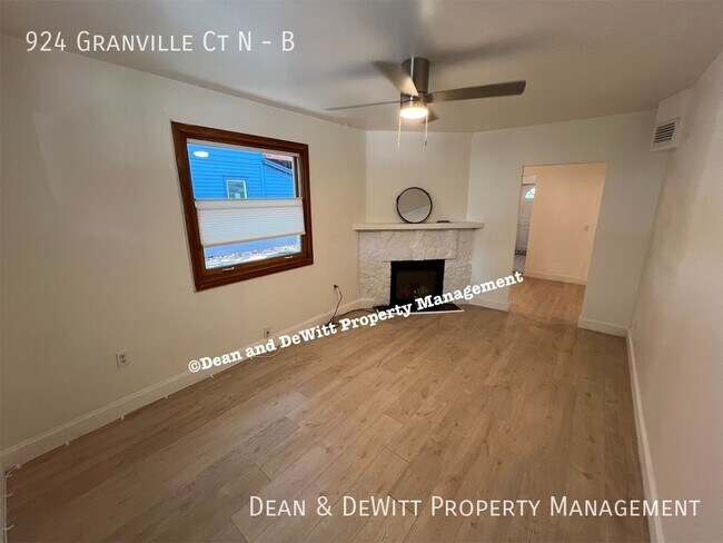 Building Photo - Historic Uptown - 2/1 Duplex - For Rent