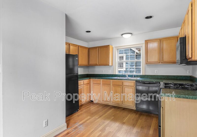 Foto principal - 4716 Sylvan Rd
