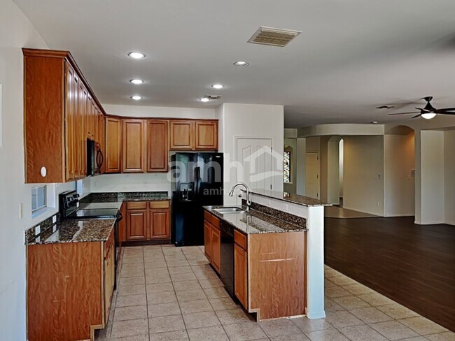 Foto del edificio - 7626 E Shadybrook Ln