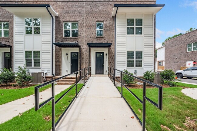 Foto del edificio - 3800 Lands End Ct