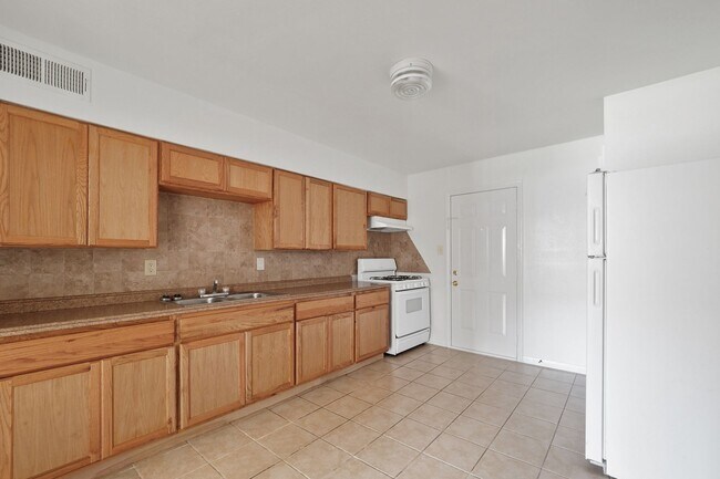 Foto del edificio - $299 First Month's Rent
