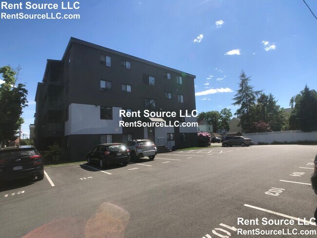 Building Photo - 145 Summer St