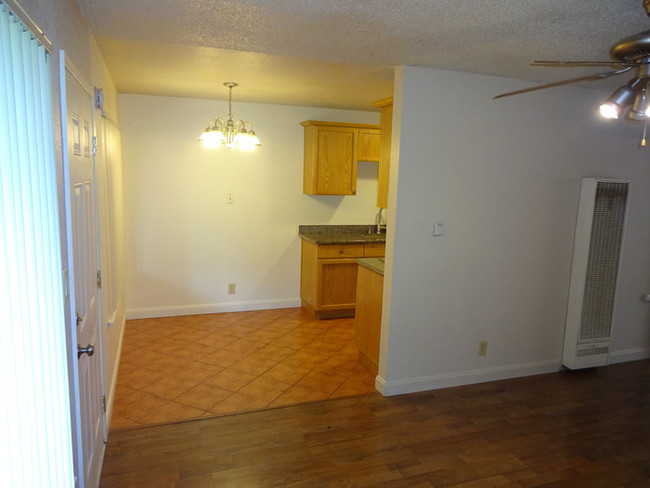 Building Photo - 6330 Havenside Dr