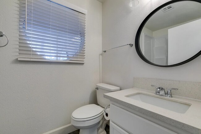 Foto del edificio - 7221 E Carey Ave