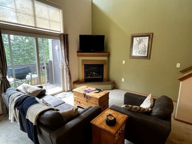 Building Photo - Long Term Rental- Tarn Landing C6