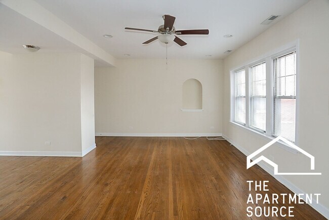 Foto del edificio - 1821 W Leland Ave