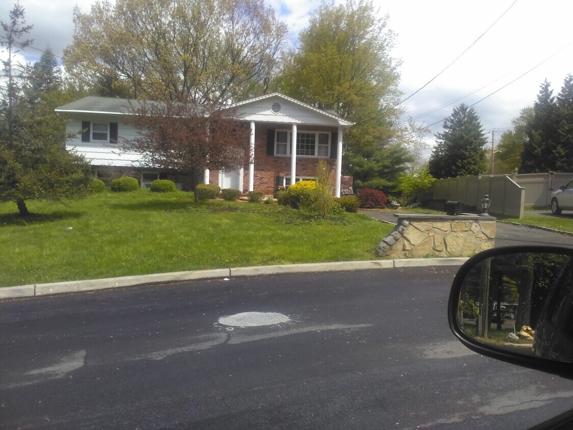 22 Rock Dr Unit 2, Valley Cottage, NY 10989 Apartments in Valley Cottage, NY