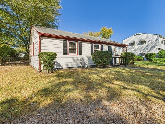 Foto del edificio - 2102 Brockway Ln