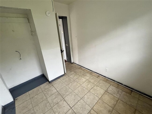 Building Photo - 124 Daytona Ave