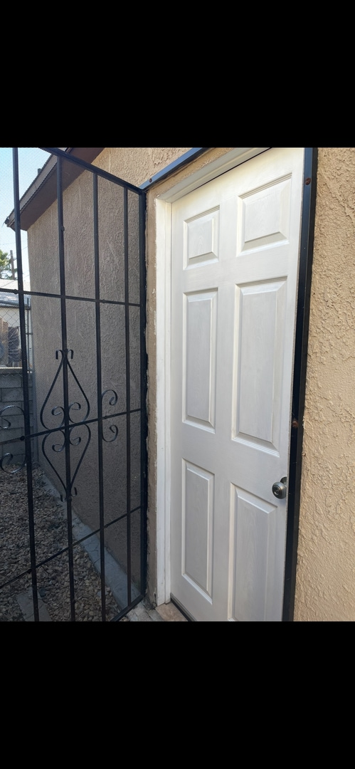 Building Photo - 1 Bed | 1 Bath | 400 Sq Ft | Studio/ADU