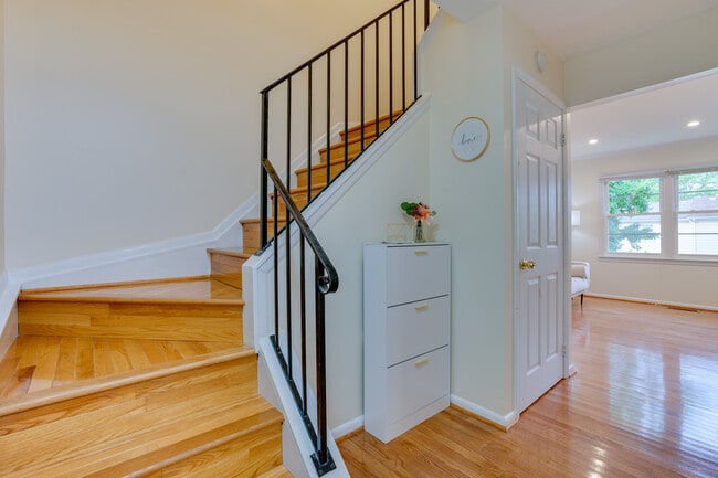Foyer - 13809 Newport Ln