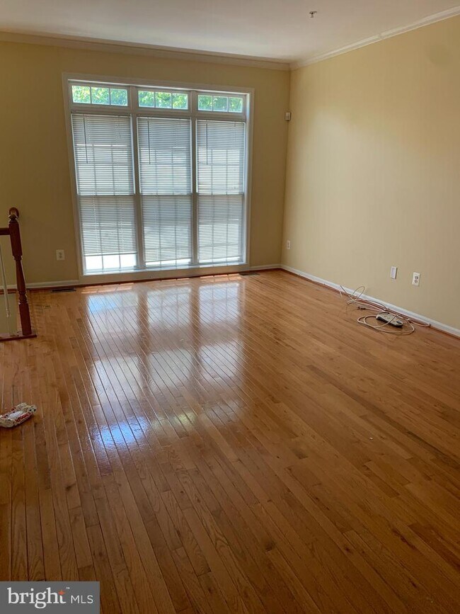 Building Photo - 8872 Montjoy Pl