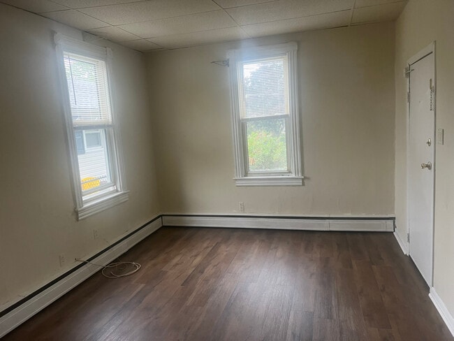 Building Photo - 206 Cedarcroft Ave