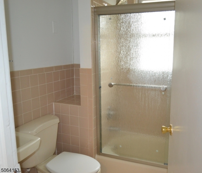 Primary Photo - 429 W Broad St