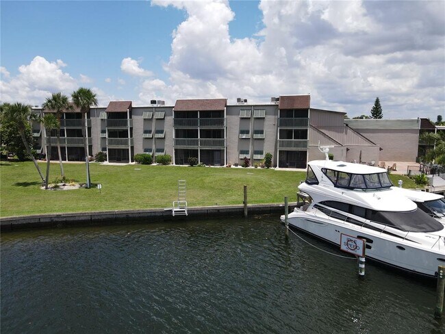 Foto del edificio - 1028 Apollo Beach Blvd