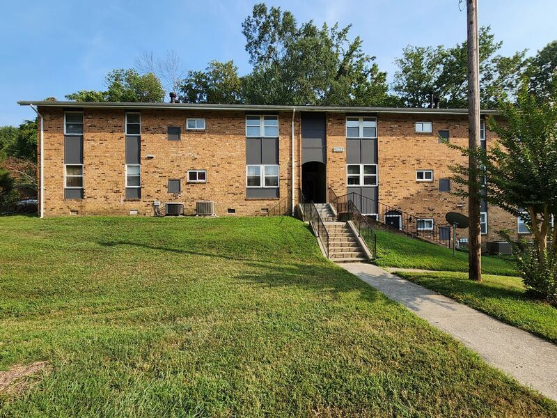 2004 Warren Ave Unit G, Hopewell, VA 23860 Condo for Rent in Hopewell