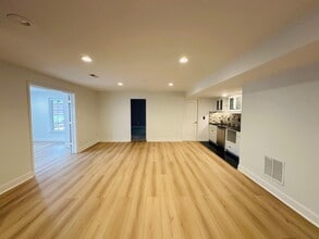 Building Photo - 21424 Glebe View Dr