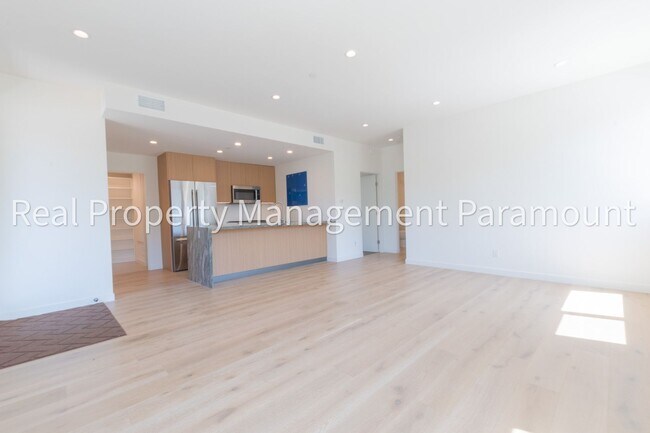 Foto del edificio - 1542 N Hoover St