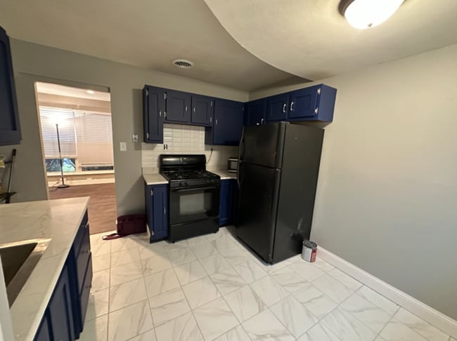 Building Photo - 35 Capri Dr