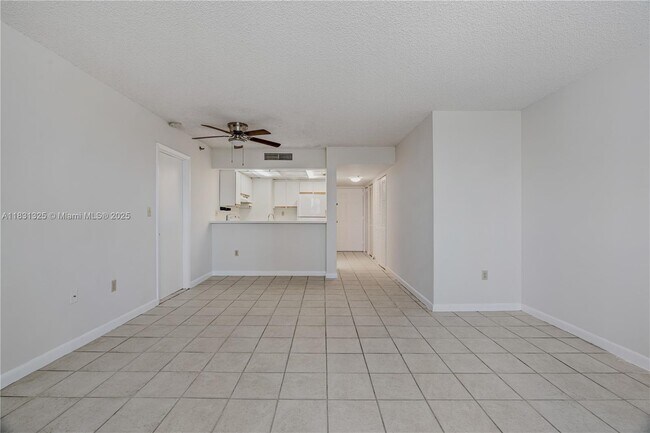 Foto del edificio - 540 Brickell Key Dr