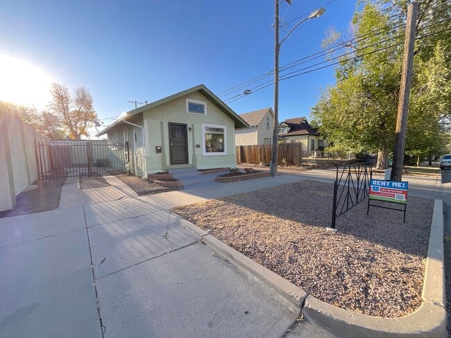 Building Photo - 1 Bedroom Home Available Near Colorado Ave...