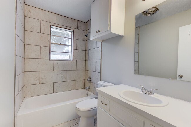 Foto del interior - The Azalea: 1 & 2 Bedroom Apartments