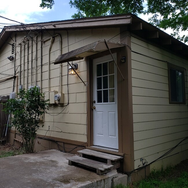 Building Photo - 519 Ferguson St