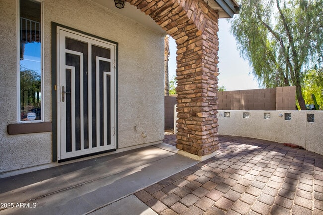 Building Photo - 14895 W Jenan Dr