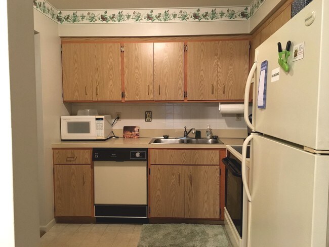 Kitchen - 2806 Village Rd