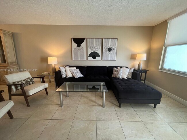 Foto del edificio - 9511 Collins Ave